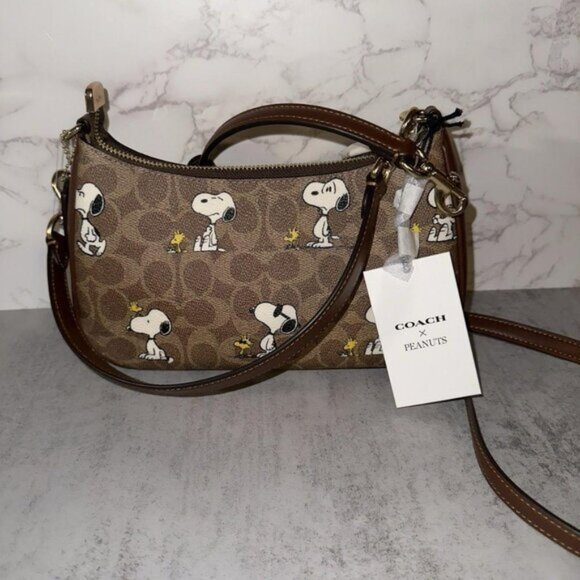 NWT Coach X Peanuts Teri Shoulder Bag In Signature Canvas With Snoopy Print - Picture 3 of 4